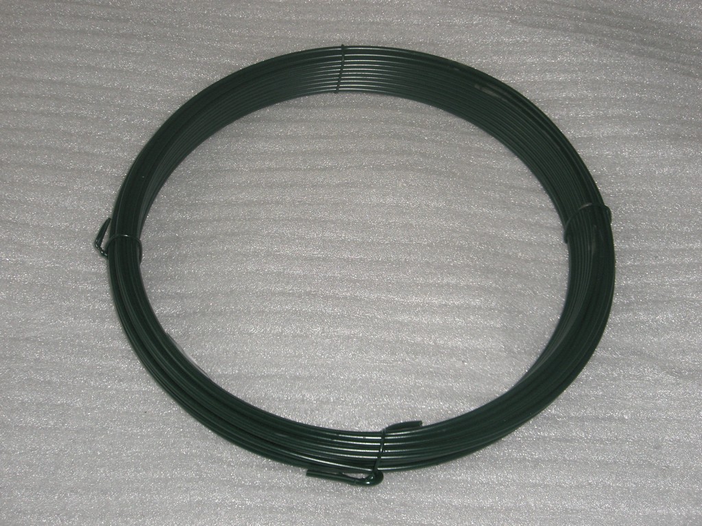 Napínací drát poplastovaný zelený, 3.5 mm, 26 m